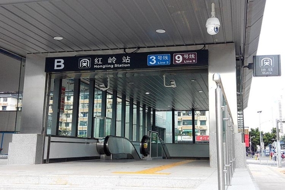 Chine Produits faits sur commande d&amp;#39;acier inoxydable de station de métro avec les entrées et sorties multiples fournisseur